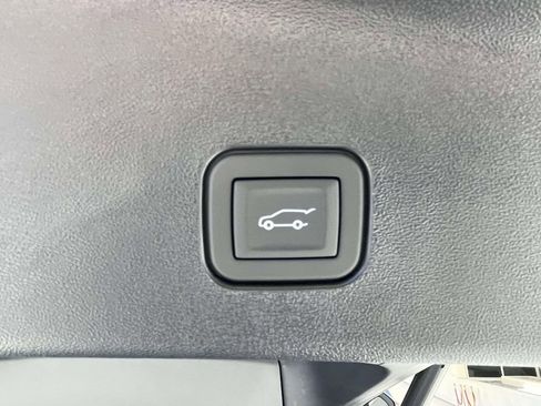 New 2026 Cadillac Vistiq Sport image 11