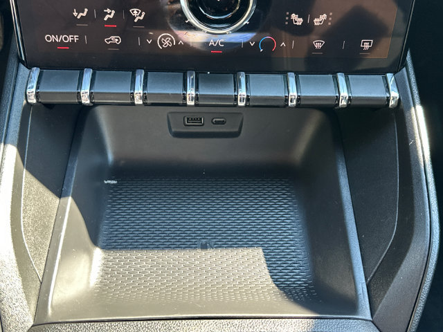 Used 2025 GMC Terrain Elevation AWD/4WD image 33