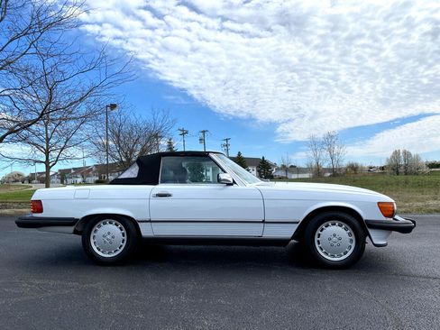 Used 1989 Mercedes-Benz 560 SL image 4
