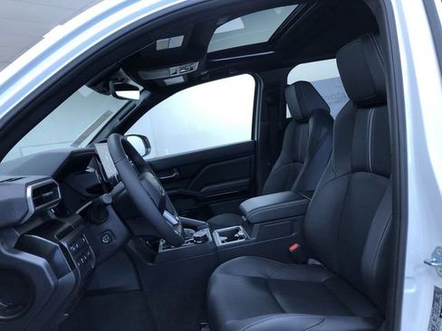 New 2026 Toyota 4Runner Limited AWD/4WD image 10