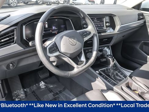 Used 2024 Volkswagen Jetta SE w/ Panoramic Sunroof Package FWD image 5