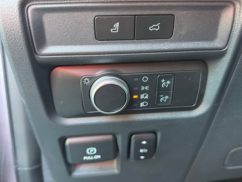 Used 2022 Ford Expedition Max XLT RWD image 32