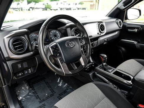 Used 2020 Toyota Tacoma TRD Off-Road AWD/4WD image 2