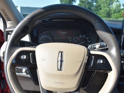 Used 2022 Lincoln Corsair AWD w/ Premium Package image 34