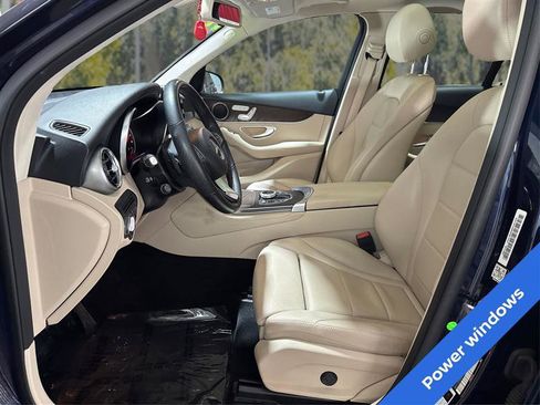 Used 2019 Mercedes-Benz GLC 300 4MATIC image 9