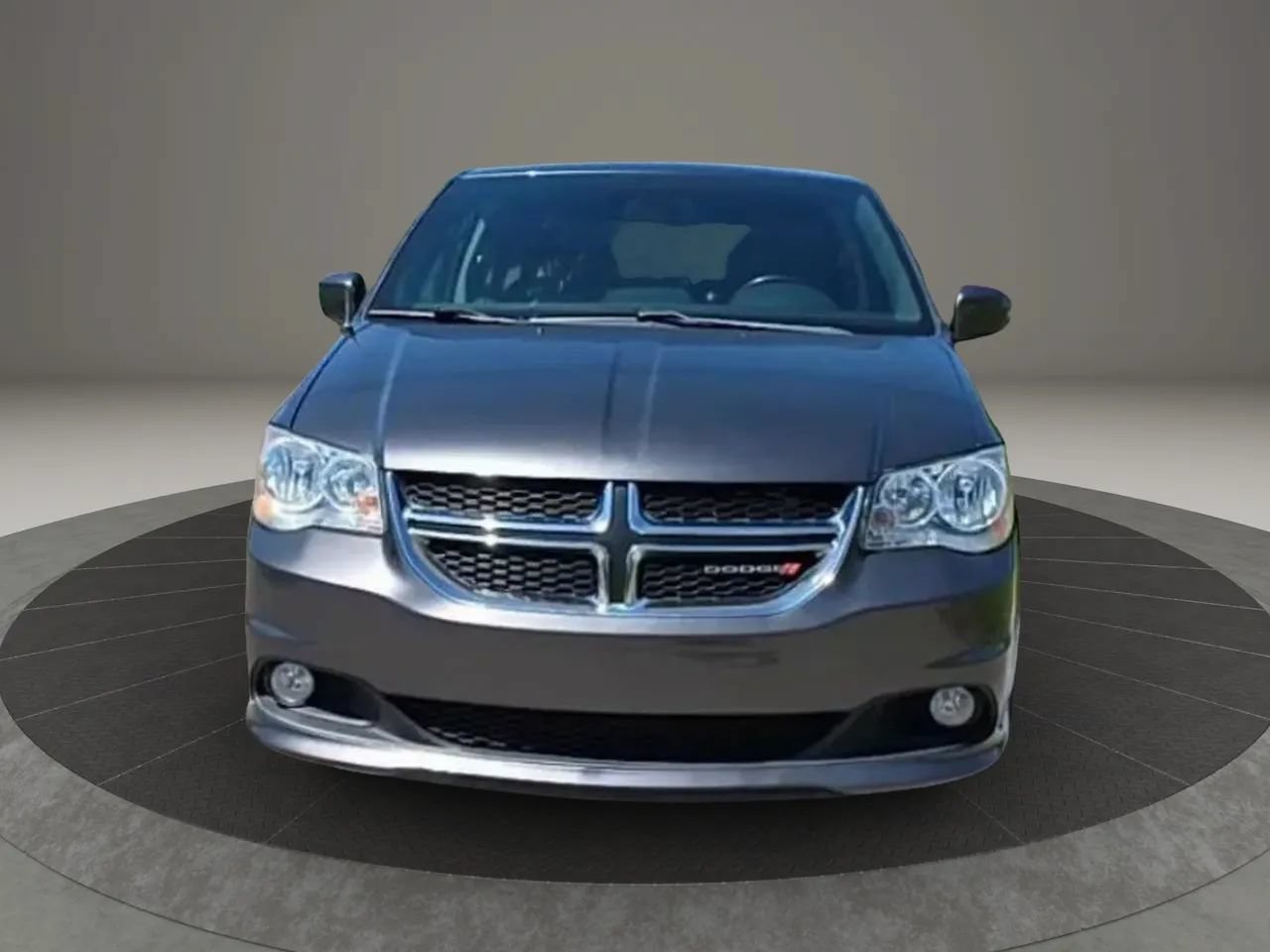 Used 2020 Dodge Grand Caravan SXT FWD image 2