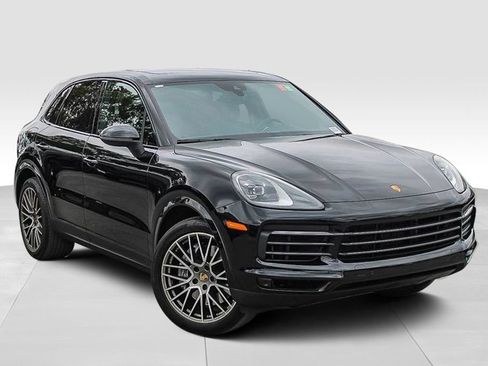 Used 2022 Porsche Cayenne Platinum Edition AWD/4WD image 2