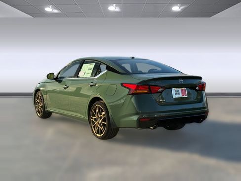 New 2025 Nissan Altima 2.5 SR image 3