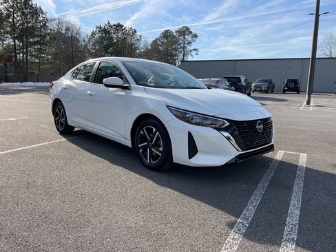 Used 2024 Nissan Sentra SV image 4