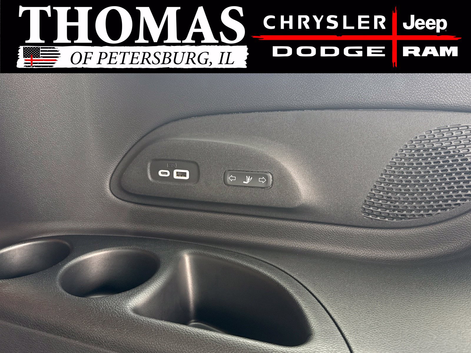 Used 2026 Chrysler Pacifica Pinnacle AWD/4WD image 33