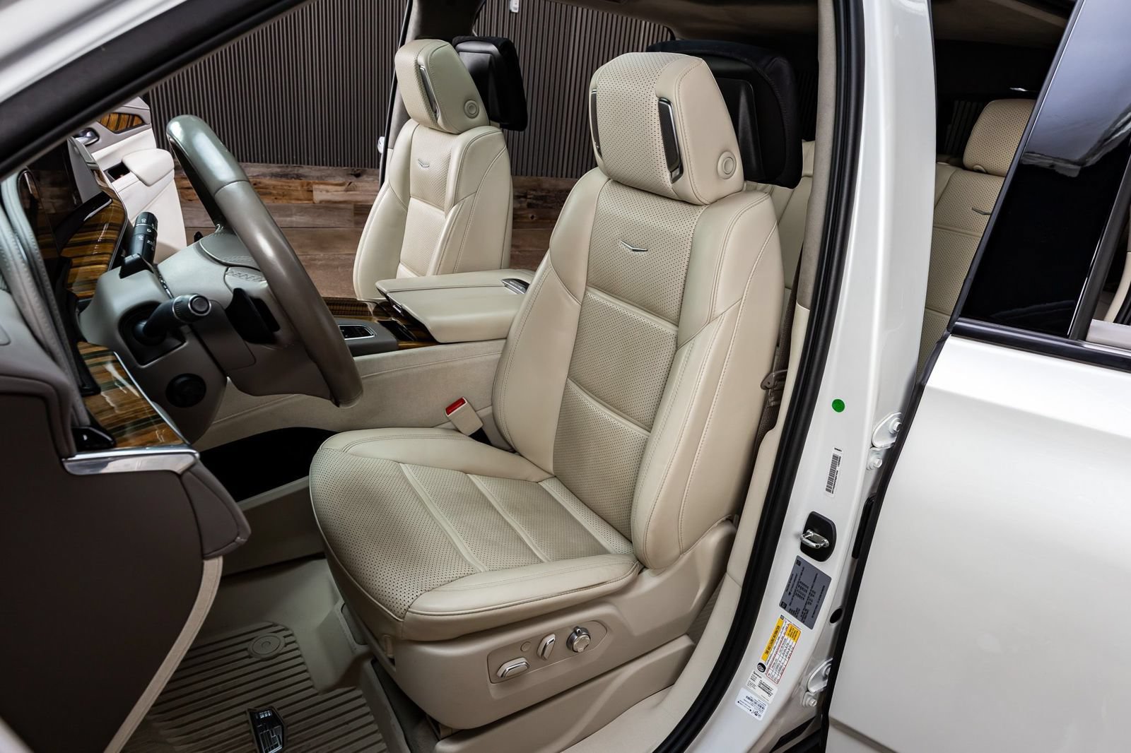 Used 2022 Cadillac Escalade Sport Platinum AWD/4WD image 26