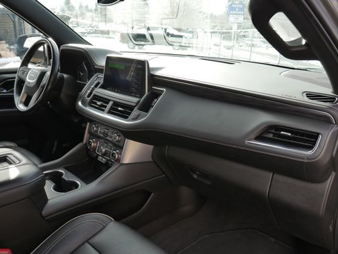 Used 2021 GMC Yukon XL SLT image 26