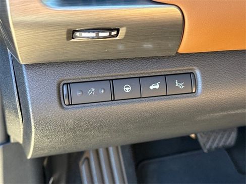 New 2025 Nissan Pathfinder Platinum image 24