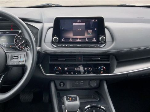 Used 2024 Nissan Rogue SV image 7