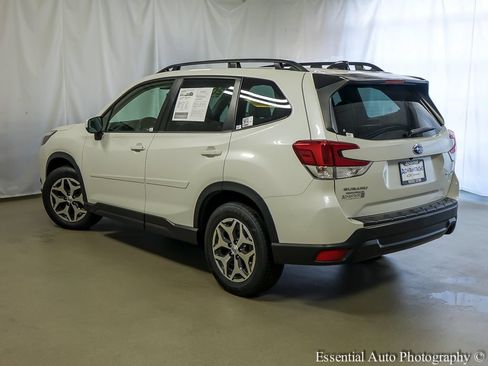 Used 2024 Subaru Forester Premium AWD/4WD image 8