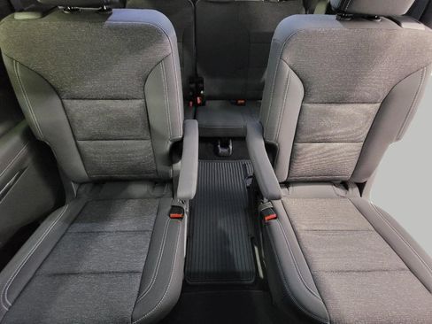 Certified 2025 Chevrolet Traverse LT AWD/4WD image 23