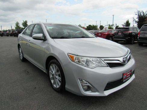 Used 2013 Toyota Camry XLE w/ Leather Pkg FWD image 8