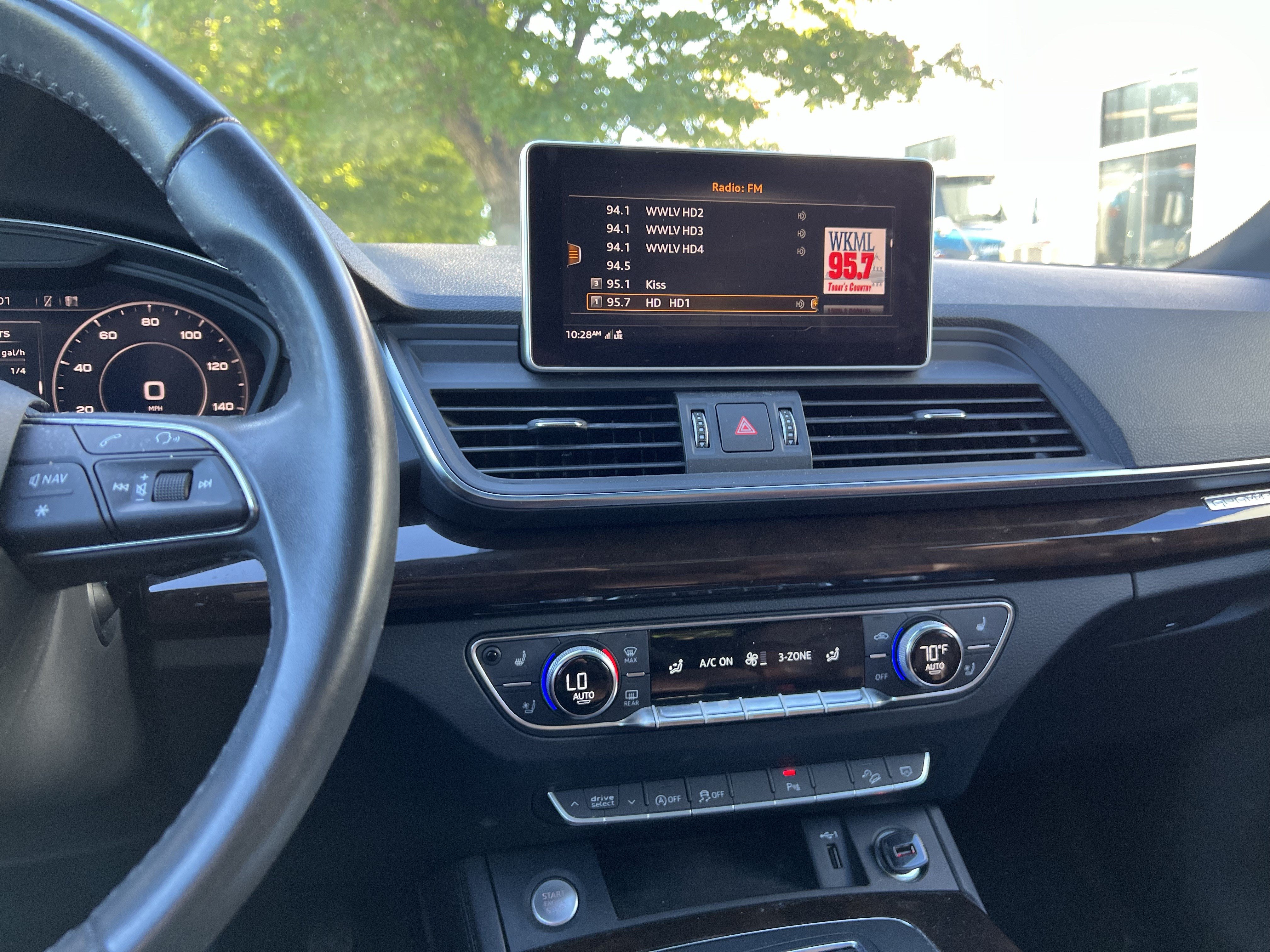 Used 2020 Audi Q5 2.0T Premium Plus w/ Premium Plus Package AWD/4WD image 32