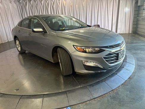 Used 2024 Chevrolet Malibu LT FWD image 3