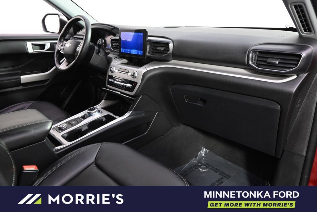 Used 2023 Ford Explorer XLT w/ Equipment Group 202A AWD/4WD image 15