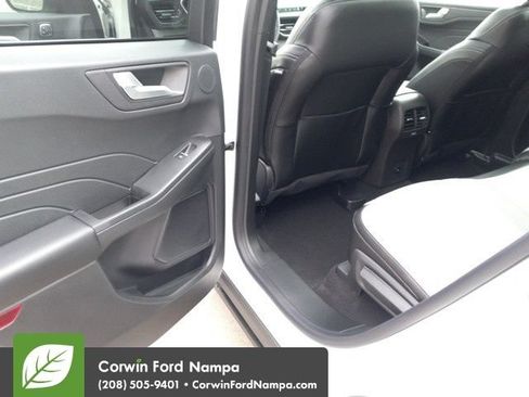 New 2025 Ford Escape SE w/ PHEV Premium Package FWD image 26