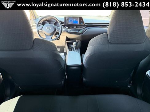 Used 2018 Toyota C-HR XLE FWD image 11