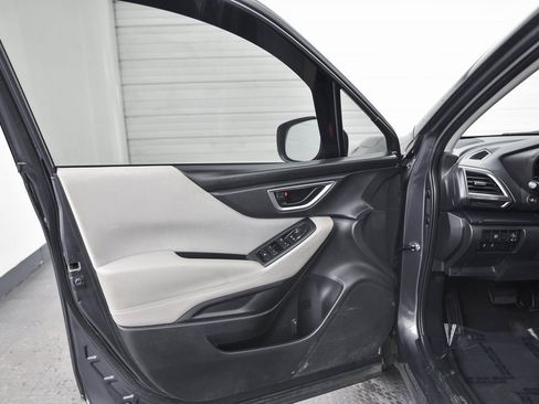 Used 2023 Subaru Forester Base image 9