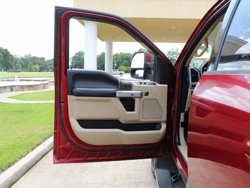 Used 2019 Ford F250 Lariat w/ Lariat Ultimate Package AWD/4WD image 27
