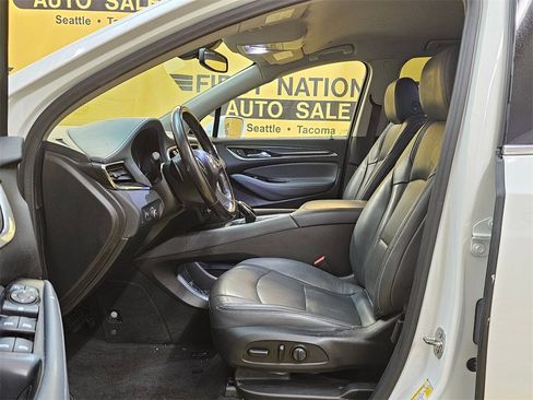 Used 2020 Buick Enclave Essence image 22