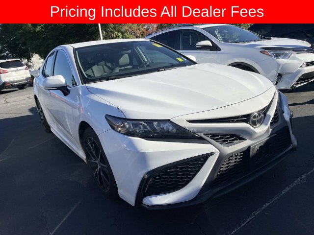 Used 2022 Toyota Camry SE FWD image 12