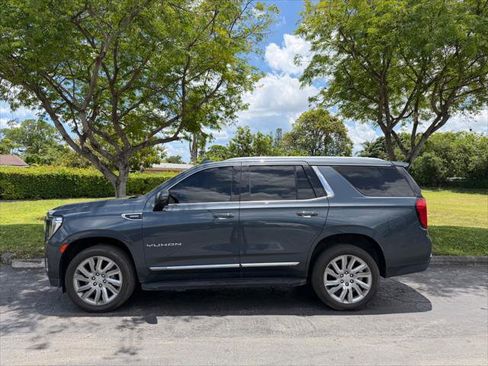 Used 2021 GMC Yukon SLT w/ SLT Premium Package AWD/4WD image 3