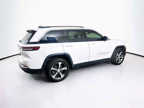 Used 2023 Jeep Grand Cherokee 4WD 4xe w/ Luxury Tech Group II image 4