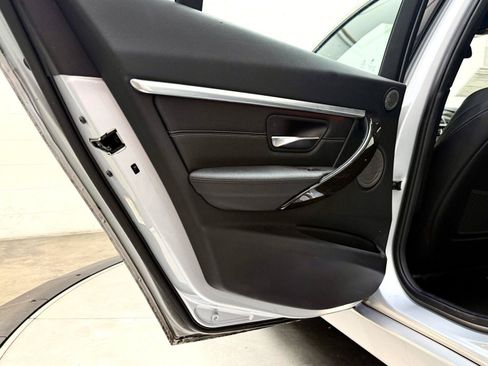 Used 2017 BMW 330e RWD image 18