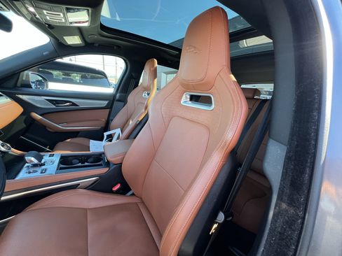 Certified 2025 Jaguar F-PACE R-Dynamic S image 16