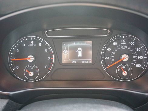 Used 2017 Kia Sorento AWD w/ LX Convenience Package image 22