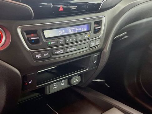Used 2025 Honda Passport TrailSport image 14