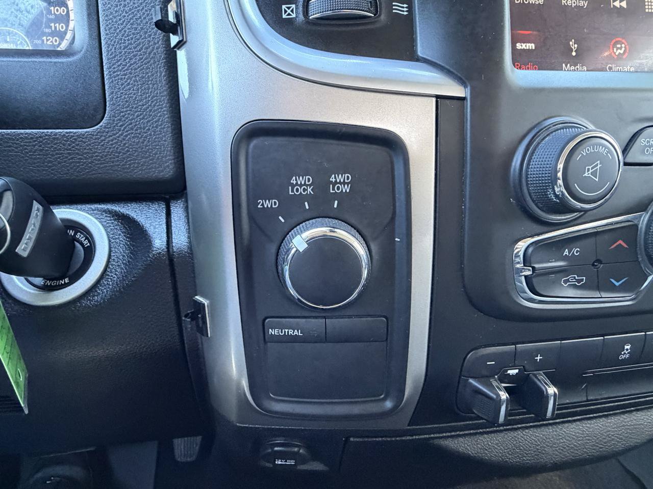 Used 2018 RAM 3500 SLT AWD/4WD image 35