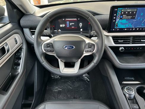 New 2025 Ford Explorer Active w/ Active Comfort Package RWD image 16