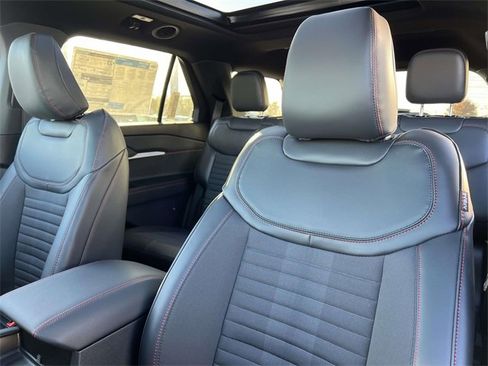 New 2026 Ford Explorer ST-Line w/ ST-Line Street Pack image 23