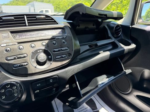 Used 2013 Honda Fit Sport image 24