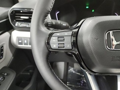 Used 2025 Honda Pilot Touring image 27