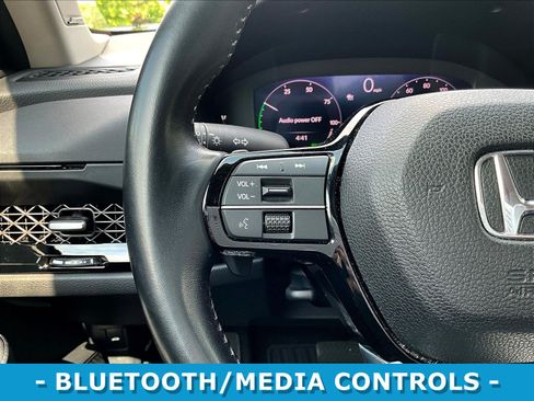 Used 2023 Honda Accord Touring image 11