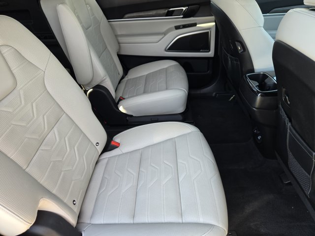 Certified 2022 Kia Telluride SX w/ SX Prestige Package AWD/4WD image 38