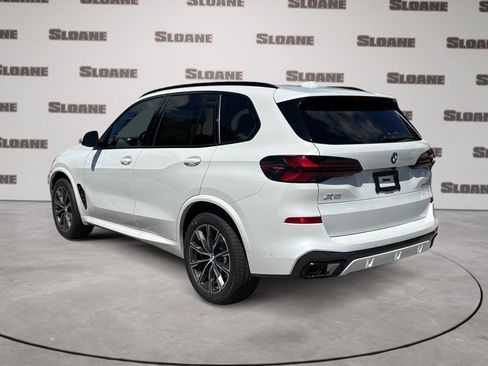 New 2026 BMW X5 xDrive40i w/ M Sport Package AWD/4WD image 3
