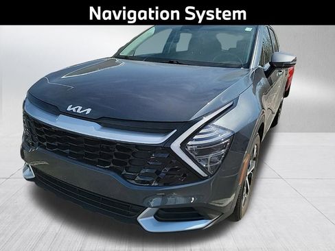 Used 2024 Kia Sportage EX image 3