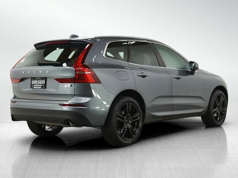 Used 2021 Volvo XC60 T5 Momentum w/ Premium Package image 5