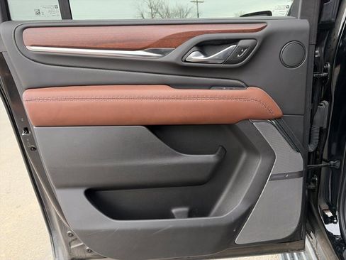 Used 2023 GMC Yukon XL Denali Ultimate image 11