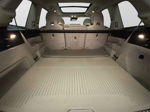 Used 2016 Volvo XC90 T6 Momentum w/ Momentum Plus Package image 28