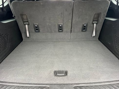 Used 2023 Chevrolet Suburban LT image 16