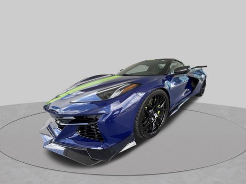 Used 2025 Chevrolet Corvette Z06 w/ Stealth Interior Trim Package RWD image 11